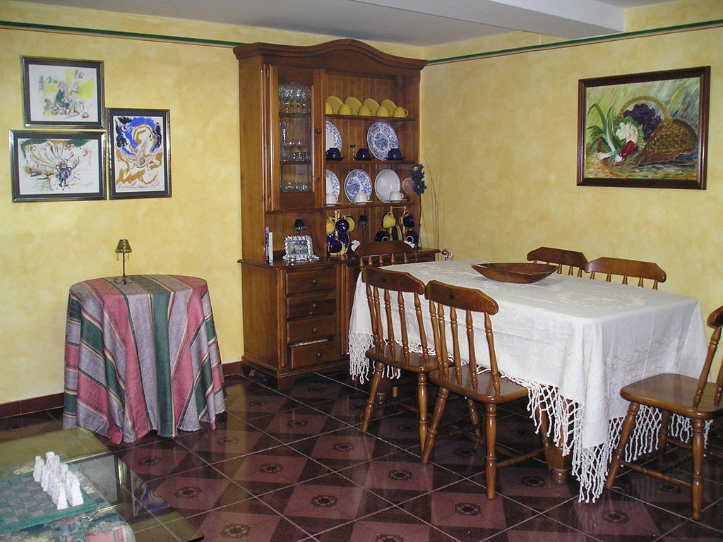 Posada Trisileja Cos Bagian luar foto